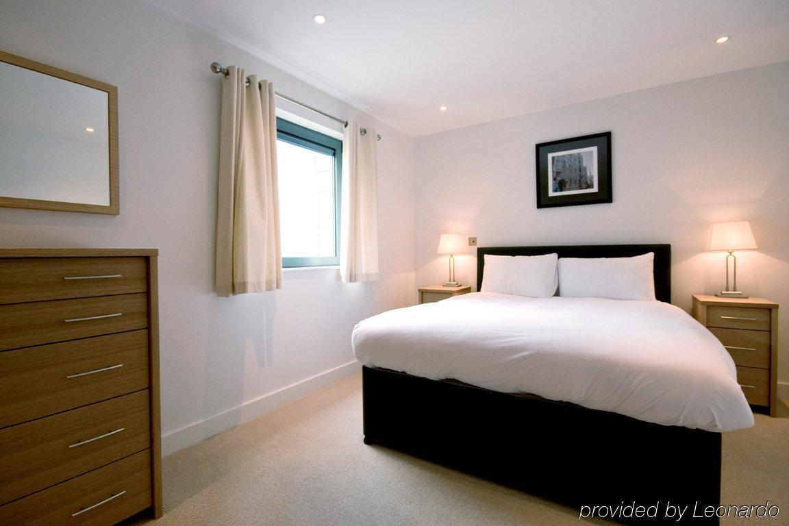 Hq Aparthotel Farnborough Farnborough  Exterior photo